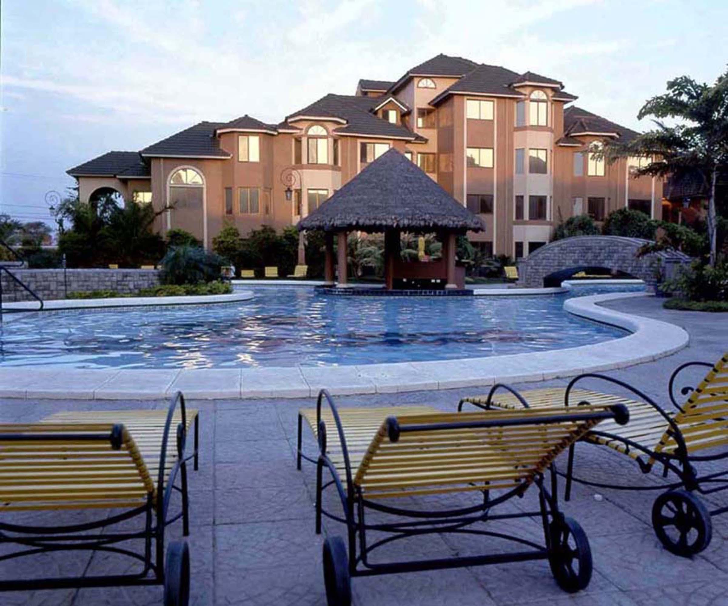 Buganvillas Hotel Suites Santa Cruz de La Sierra Exterior photo