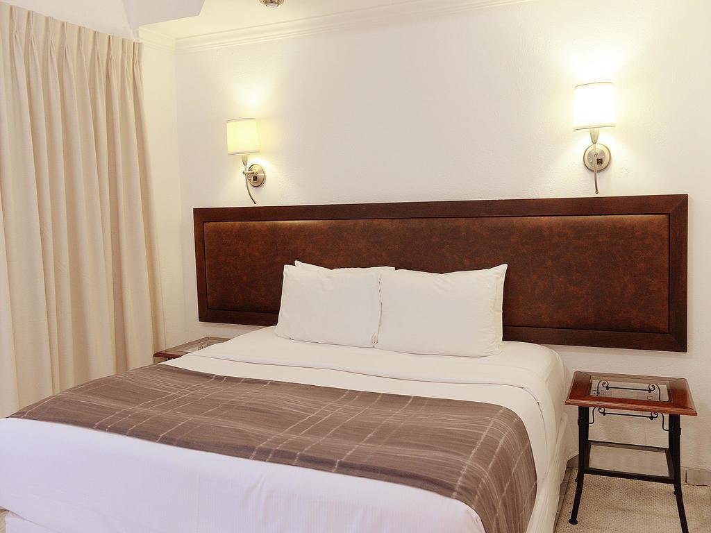 Buganvillas Hotel Suites Santa Cruz de La Sierra Exterior photo