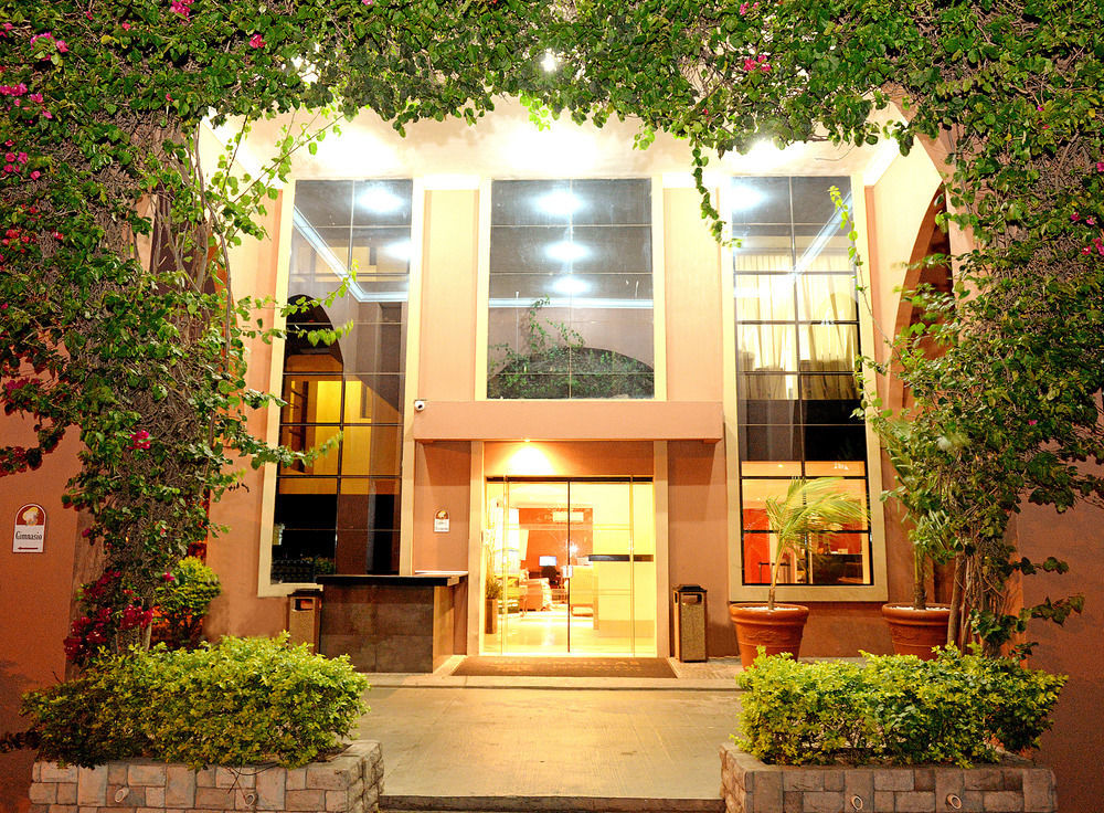 Buganvillas Hotel Suites Santa Cruz de La Sierra Exterior photo